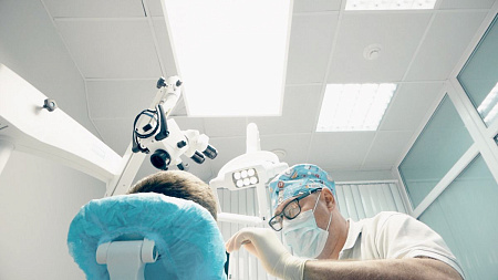 ДентЛайт-Комфорт - бестеневой стоматологический LED светильник с пультом ДУ