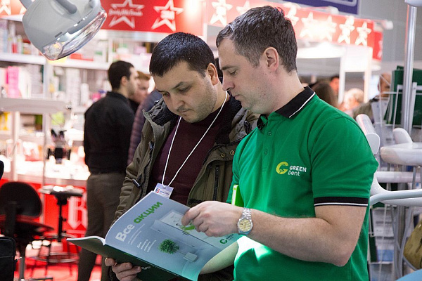 Стенд компании GREEN DENT на выставке Дентал-Ревю 2020-30.jpg