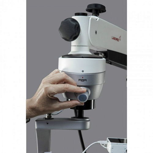 Labomed Magna - моторизованный операционный микроскоп со светодиодным освещением